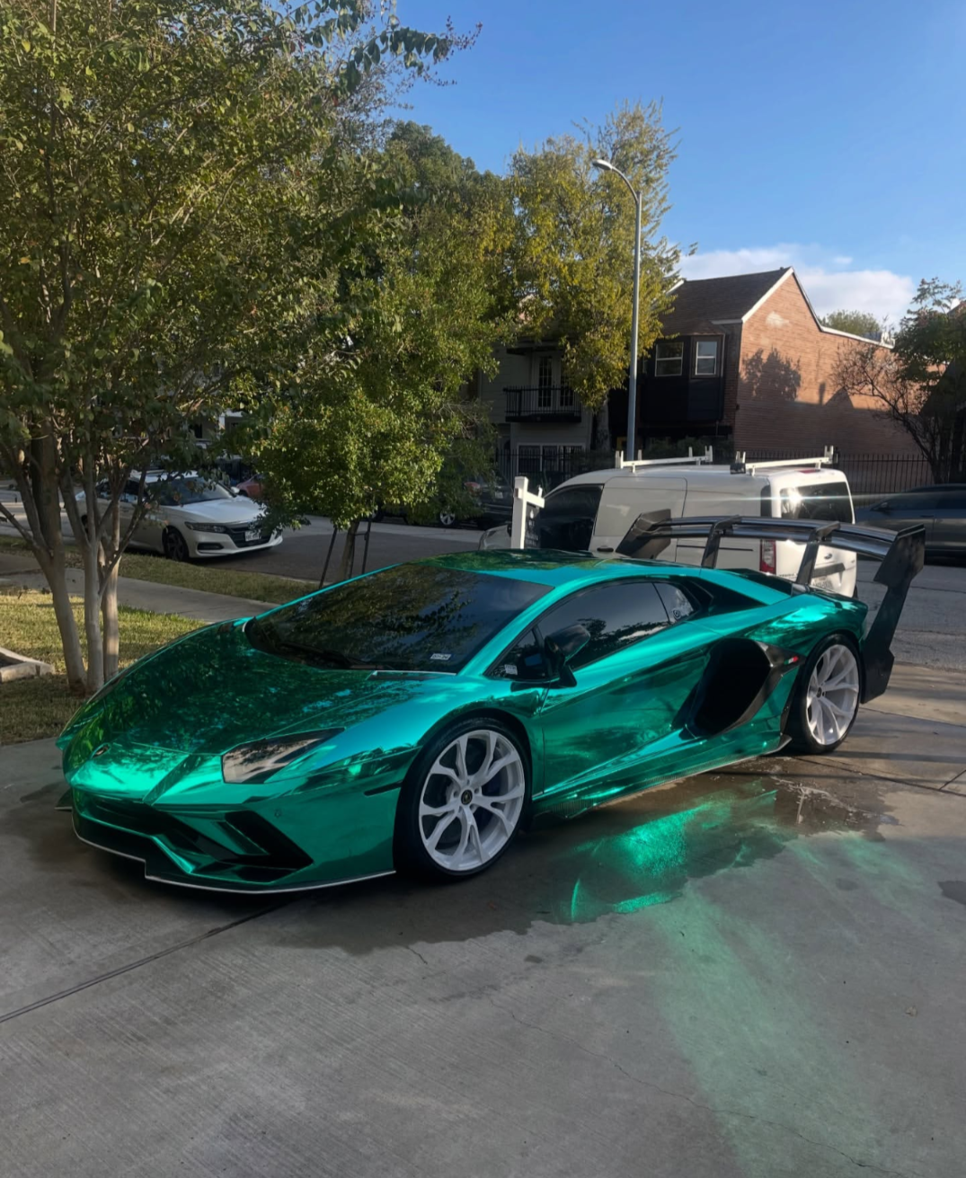 Lamborghini Aventador green chrome detail