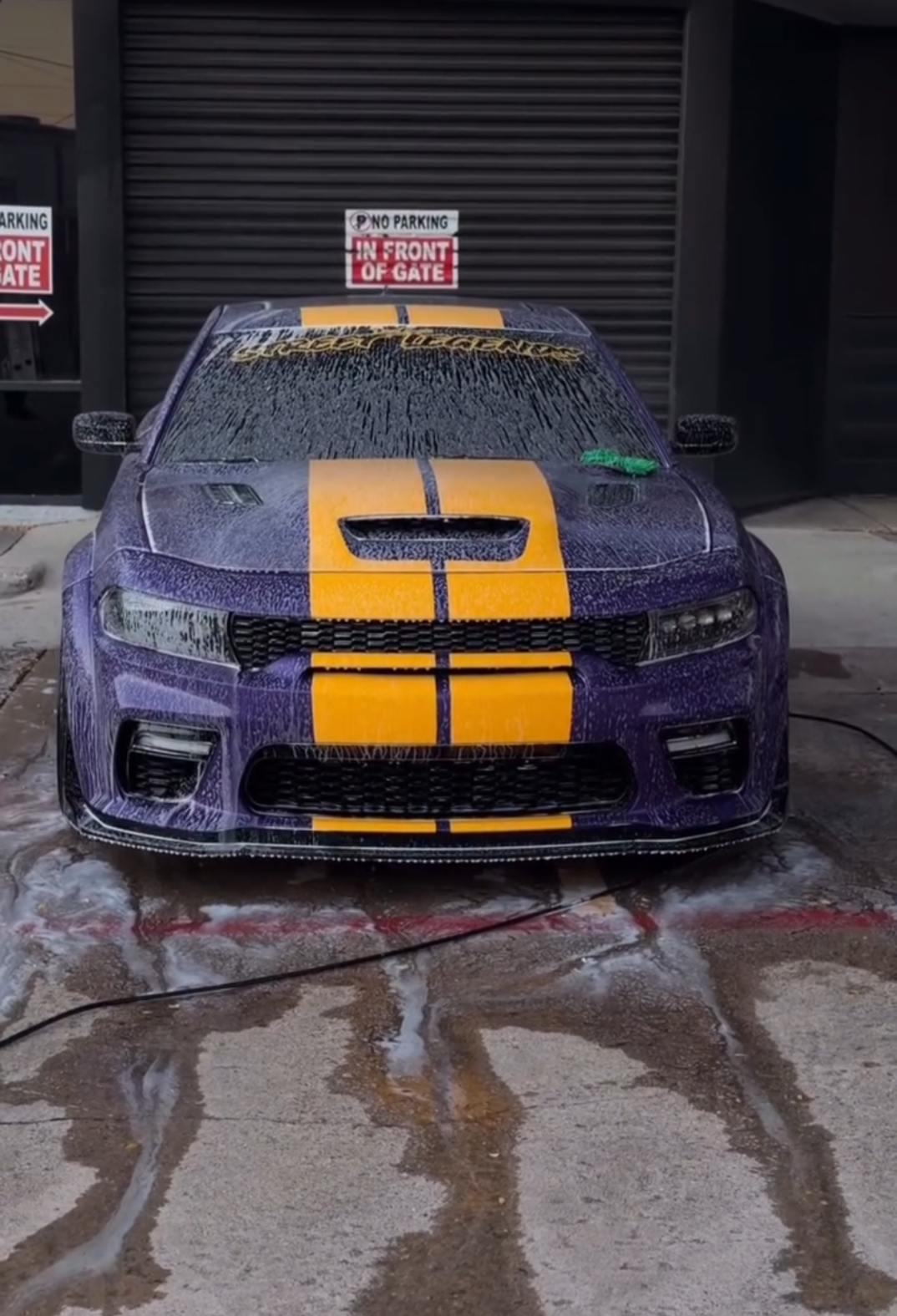 Charger mid-detail foam wash